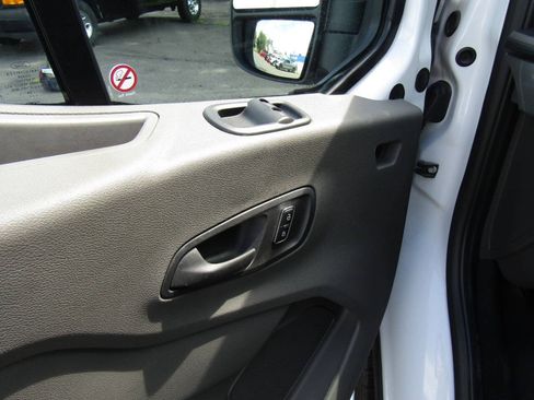 Used 2024 Ford Transit 250 Low Roof w/ Exterior Upgrade Package RWD image 20