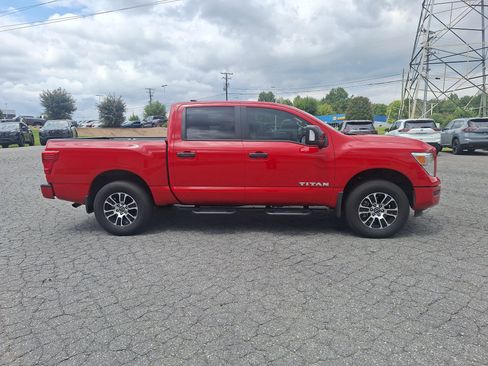 Used 2024 Nissan Titan SV w/ SV Convenience Package AWD/4WD image 4