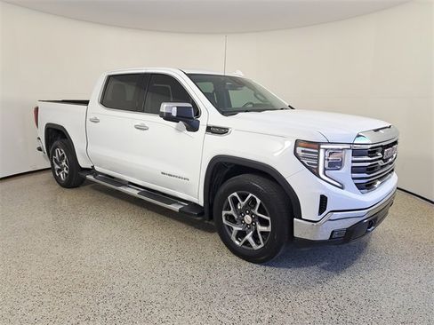 Used 2023 GMC Sierra 1500 SLT w/ SLT Premium Package image 4
