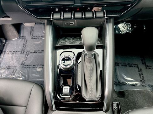 New 2025 GMC Canyon Elevation w/ Convenience Package image 14