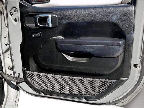 Used 2023 Jeep Wrangler Sport S image 22