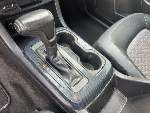 Used 2015 Chevrolet Colorado Z71 AWD/4WD image 14