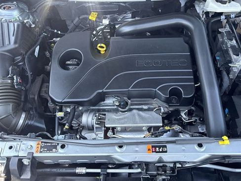 Certified 2024 Chevrolet Equinox LT w/ LPO, Floor Liner Package FWD image 28