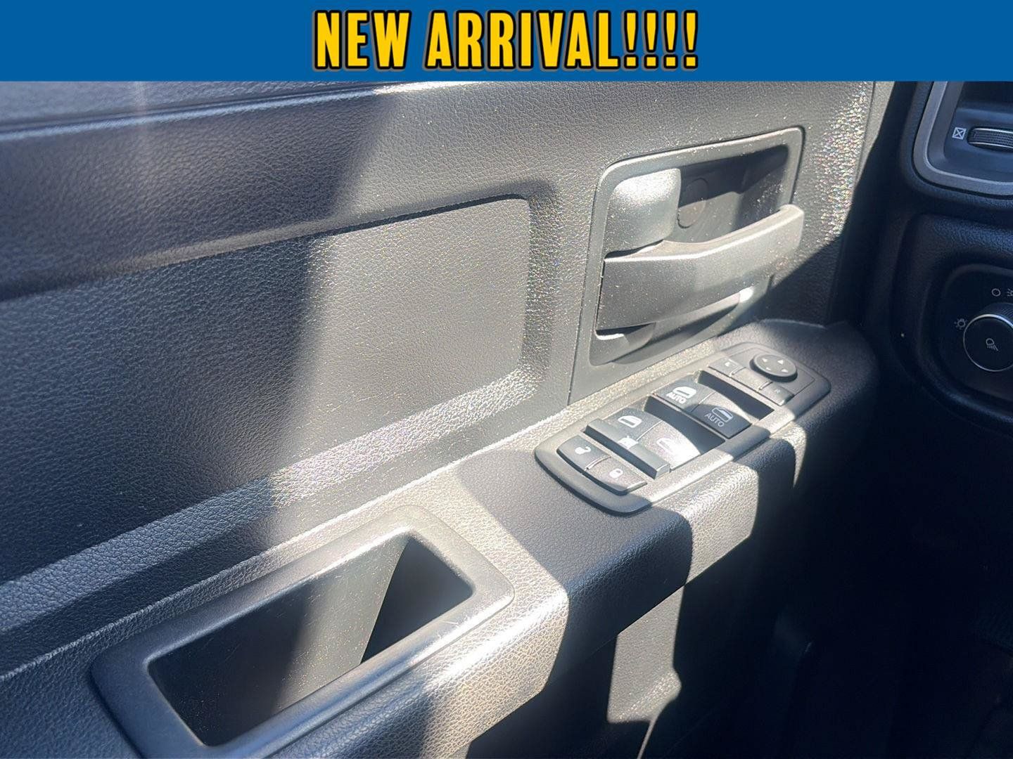Used 2022 RAM 3500 Tradesman w/ Chrome Appearance Group AWD/4WD image 16