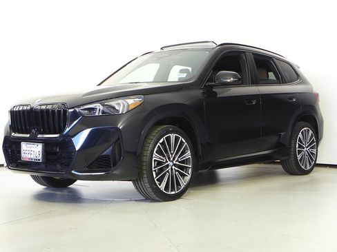 Used 2023 BMW X1 xDrive28i w/ Premium Package image 2