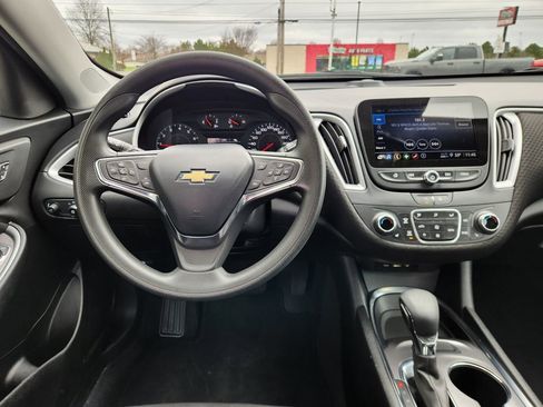 Used 2023 Chevrolet Malibu LT FWD image 18