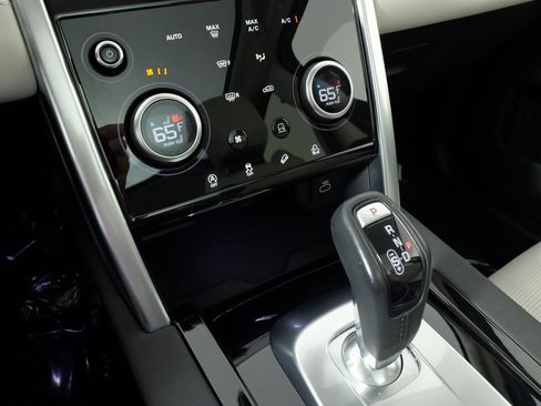 Used 2023 Land Rover Discovery Sport S image 63