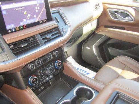 Used 2021 Chevrolet Tahoe High Country w/ Premium Package AWD/4WD image 19
