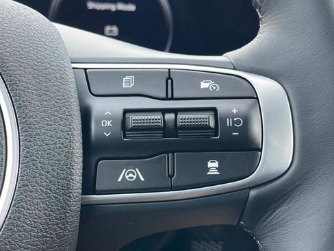 New 2025 Kia Sportage SX FWD image 31