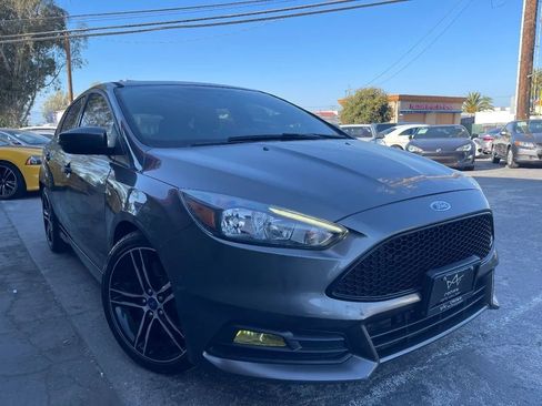 Used 2015 Ford Focus ST FWD image 3