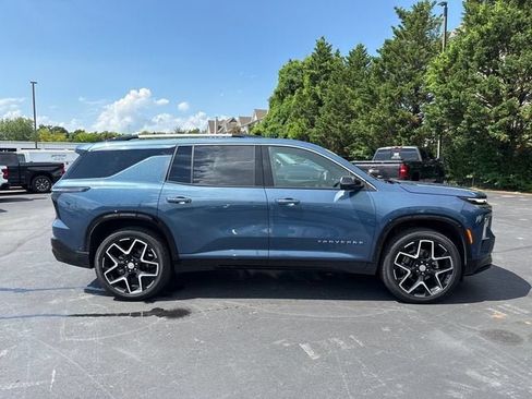 Used 2026 Chevrolet Traverse High Country w/ LPO, Floor Liner Package FWD image 2