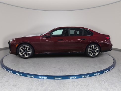 Certified 2023 BMW 760i xDrive w/ Executive Package image 9