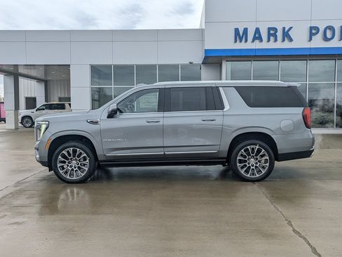 New 2026 GMC Yukon XL Denali w/ Denali Reserve Package image 9