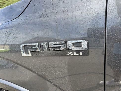 Used 2017 Ford F150 XLT w/ Equipment Group 302A Luxury image 8