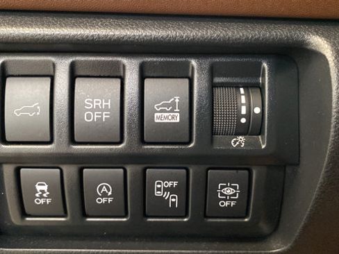 Used 2020 Subaru Forester Touring AWD/4WD image 30