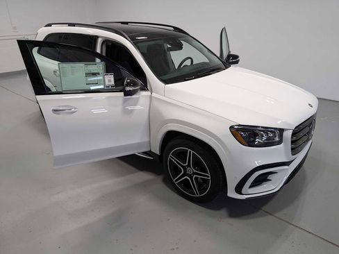 New 2026 Mercedes-Benz GLS 450 4MATIC image 14