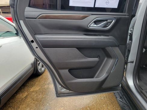 Used 2023 GMC Yukon SLE w/ Gmc Pro Safety Plus Package RWD image 23