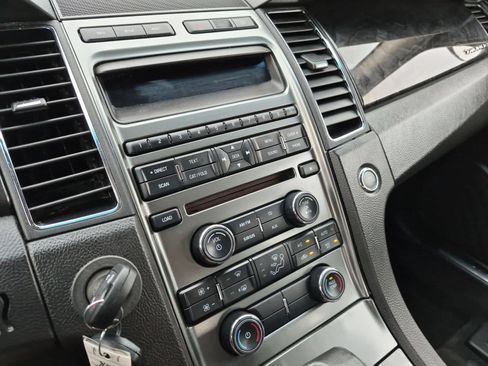Used 2012 Ford Taurus Limited FWD image 27