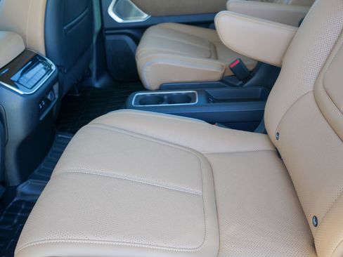 Used 2025 INFINITI QX80 Sensory image 21