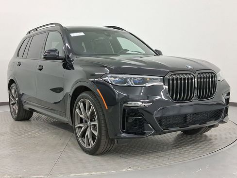 Certified 2022 BMW X7 M50i image 7