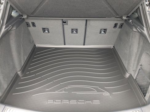 New 2026 Porsche Macan image 22