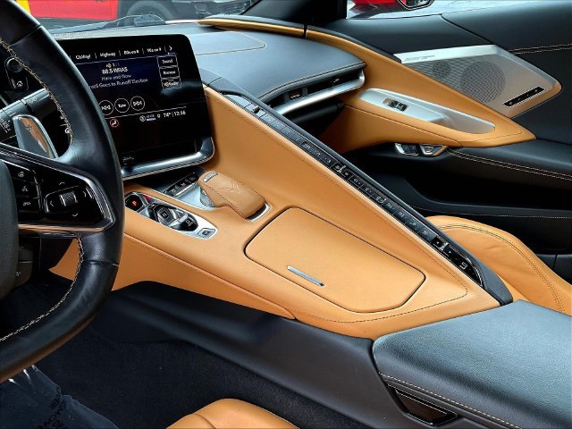 Used 2021 Chevrolet Corvette Stingray Preferred Conv w/ Z51 Performance Package RWD image 17