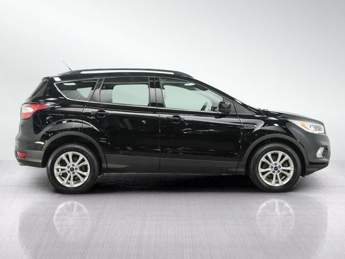 Used 2017 Ford Escape SE w/ Equipment Group 201A AWD/4WD image 6