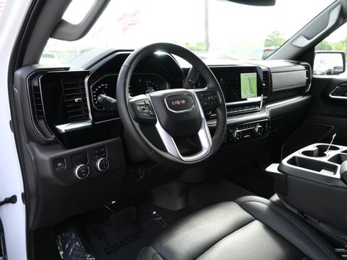 Used 2025 GMC Sierra 1500 SLT RWD image 12