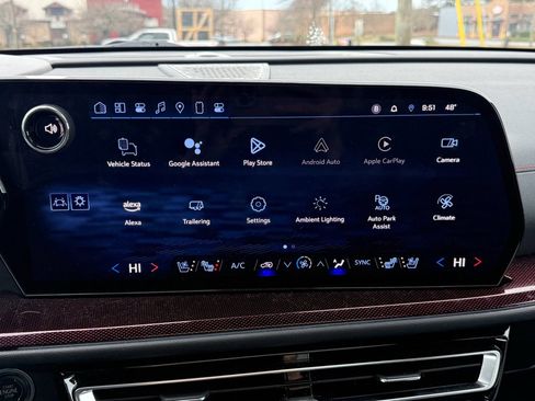 Used 2024 Chevrolet Traverse RS image 19