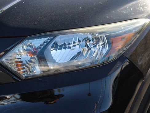 Used 2018 Honda HR-V EX image 8