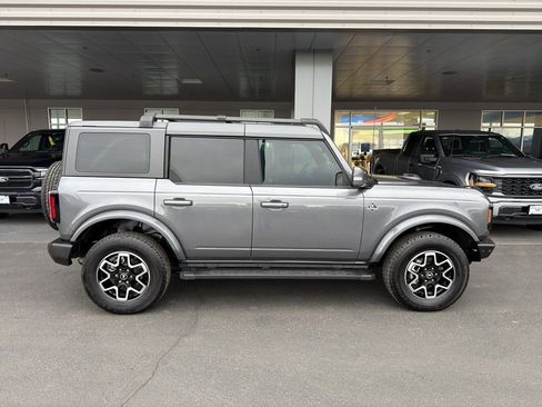 Used 2023 Ford Bronco Outer Banks image 8