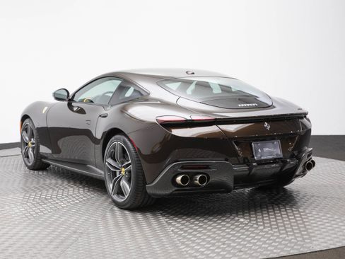 Certified 2022 Ferrari Roma image 3