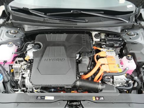 Used 2025 Hyundai Elantra SEL image 20