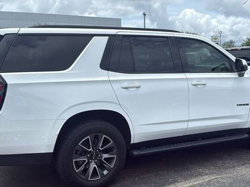 Used 2022 Chevrolet Tahoe Z71 w/ Luxury Package AWD/4WD image 4