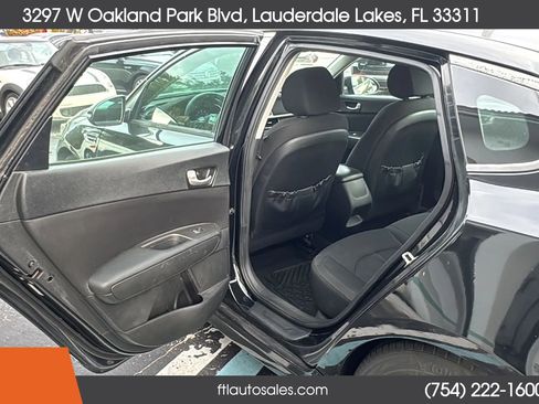 Used 2017 Kia Optima LX FWD image 40