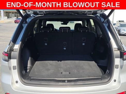 Used 2025 Jeep Grand Cherokee Altitude image 19