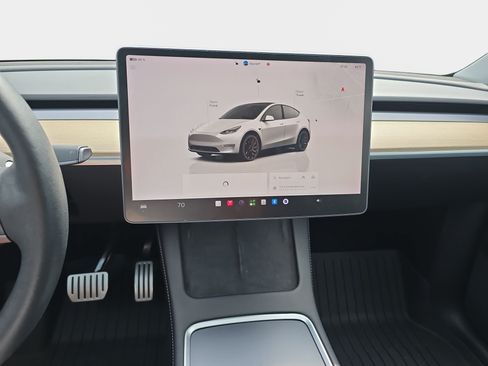 Used 2022 Tesla Model Y Performance AWD/4WD image 18