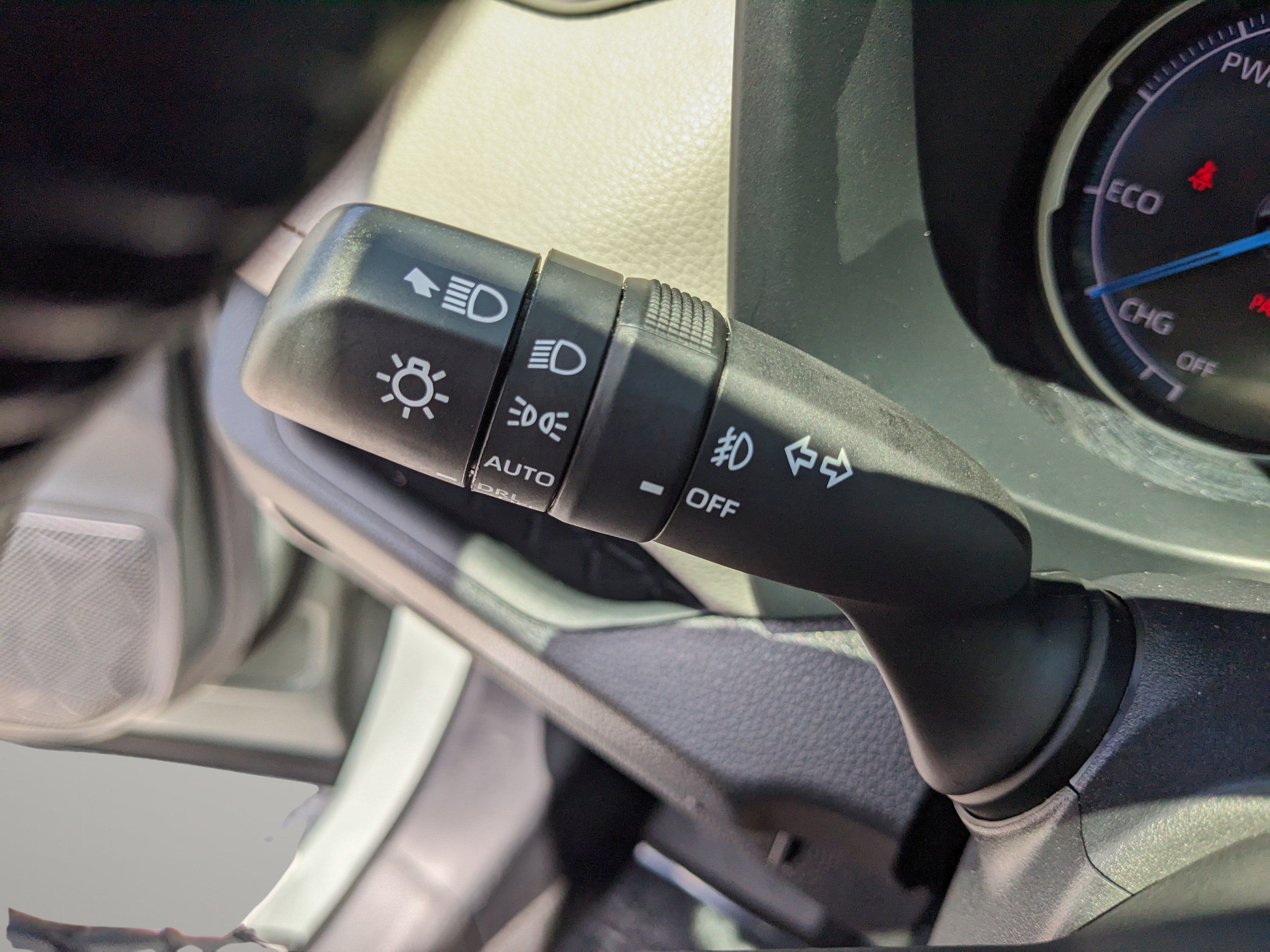 Used 2023 Toyota RAV4 XLE Premium AWD/4WD image 30