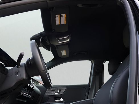 Certified 2025 Mercedes-Benz GLA 250 4MATIC image 39