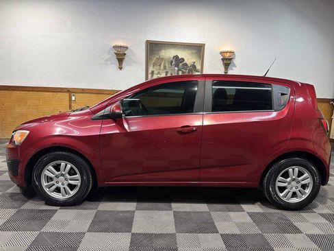 Used 2014 Chevrolet Sonic LT image 2