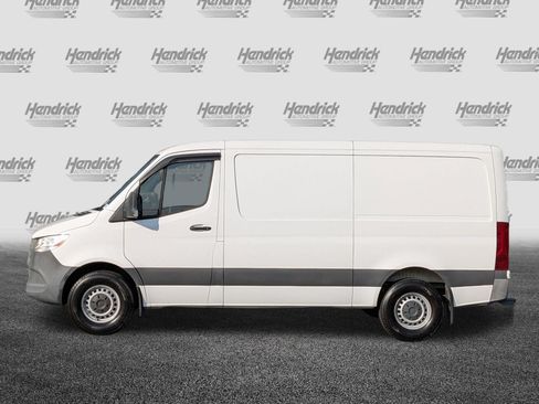 Used 2022 Mercedes-Benz Sprinter 2500 image 7