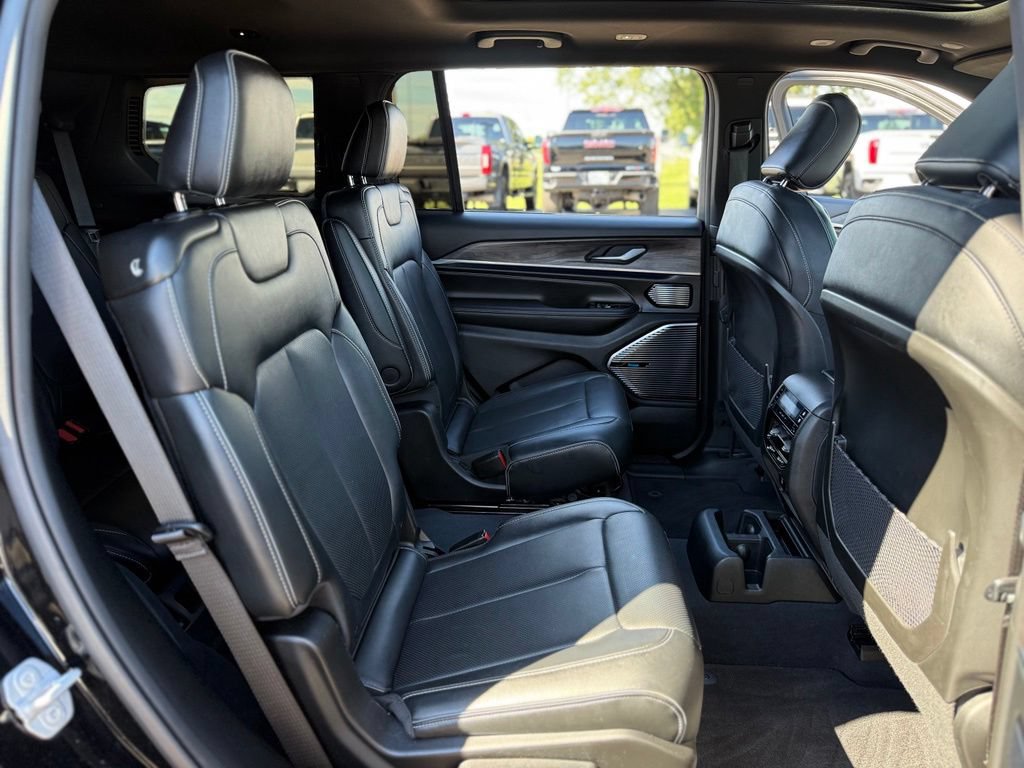 Used 2023 Jeep Grand Cherokee L Overland AWD/4WD image 17