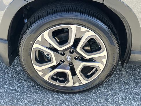 Certified 2025 Subaru Ascent Limited w/ Popular Package #1 image 17