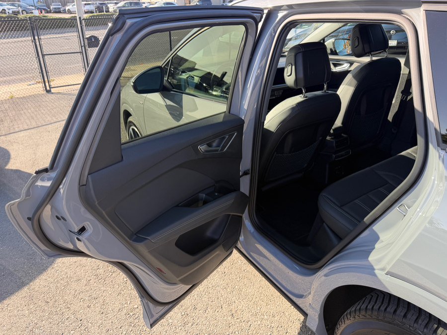 Used 2024 Audi Q4 e-tron Premium Plus w/ Premium Plus AWD/4WD image 43