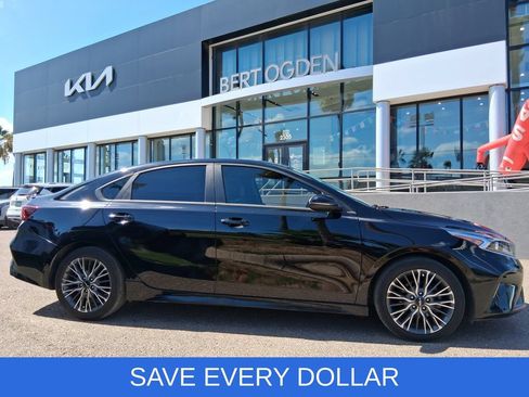 Used 2024 Kia Forte GT-Line w/ GT-Line Premium Package FWD image 4