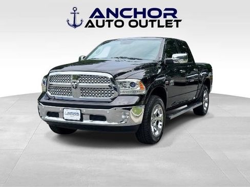 Used 2018 RAM 1500 Laramie w/ Convenience Group AWD/4WD image 4