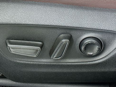 Used 2024 Toyota Sienna Platinum image 13