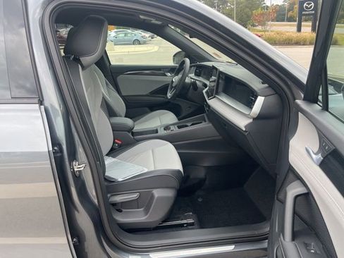 New 2026 Volkswagen Tiguan SE R-Line image 27