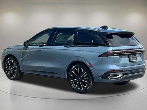 New 2026 Lincoln Nautilus Reserve image 4