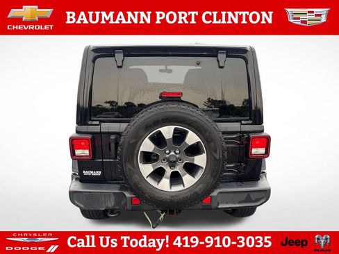 Used 2022 Jeep Wrangler Unlimited Sahara w/ Cold Weather Group AWD/4WD image 4